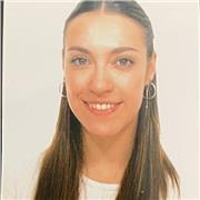 Soy una persona tranquila, creativa y organizada. Mi público se enfoca en estudiantes de diseño o similar